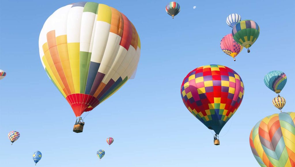 hot air balloons U7VEH53